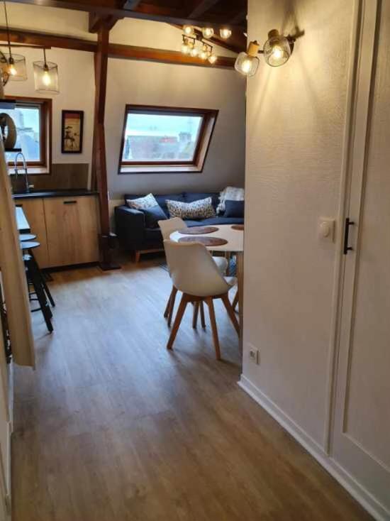 Bel Appartement Ensoleille En Ville Pont-Évêque Екстериор снимка