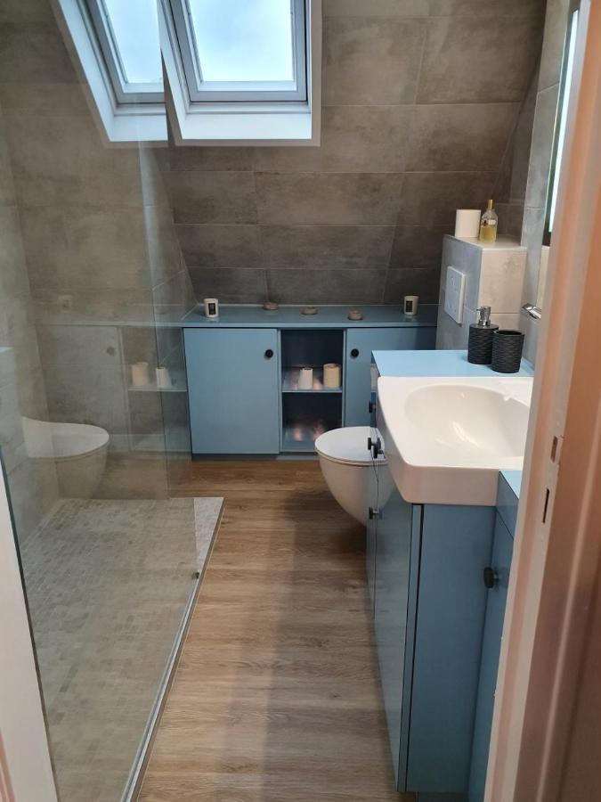 Bel Appartement Ensoleille En Ville Pont-Évêque Екстериор снимка